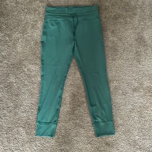 Vuori Daily Legging - Cactus Color, XL, Never Worn!